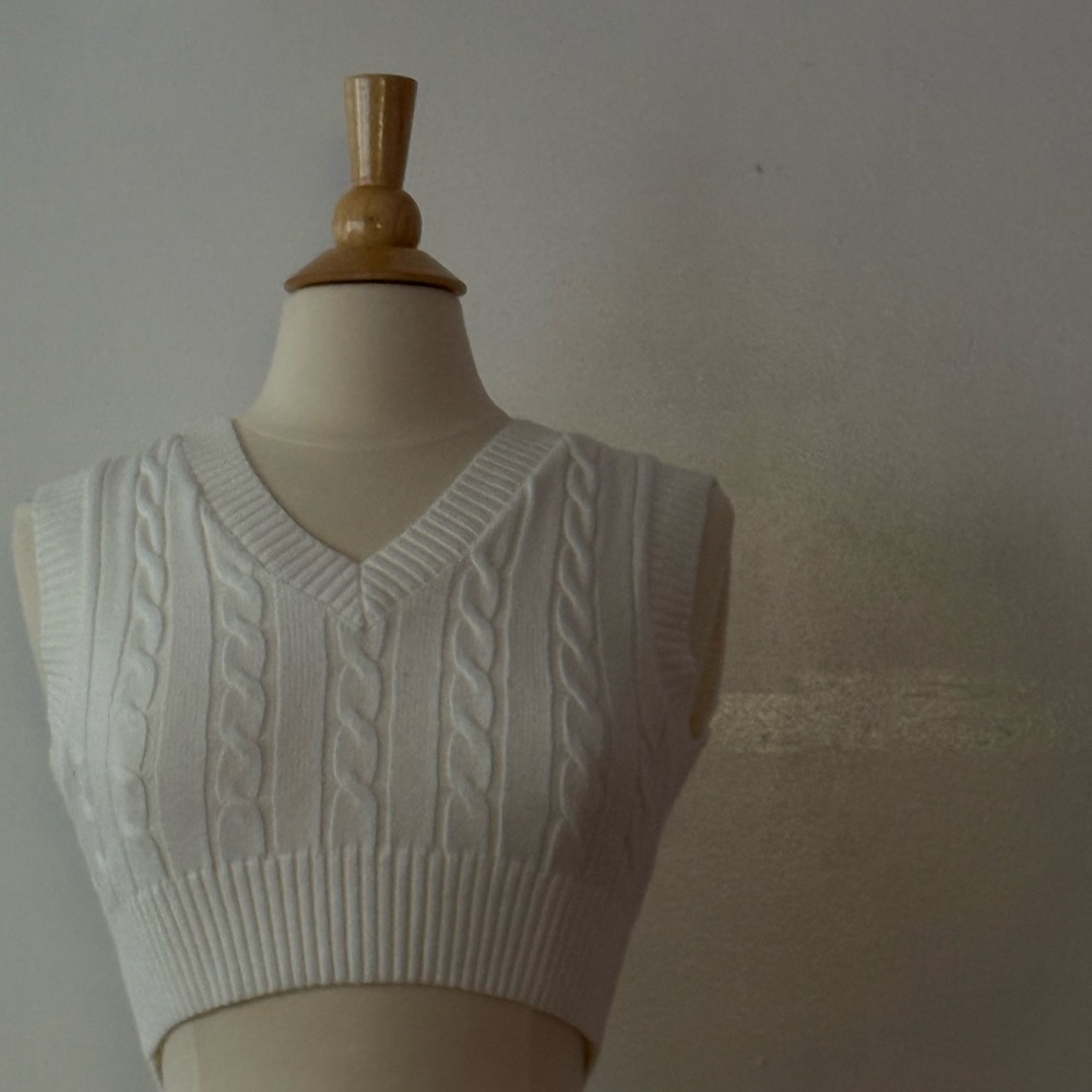 White Cropped Ribbed Top - Picture 2 of 2